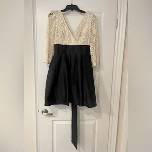 Cute Black & White Evening Dress With Bow & Pockets